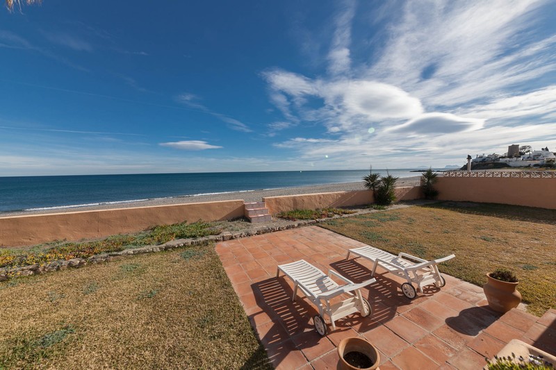 Front line beach villa near Estepona